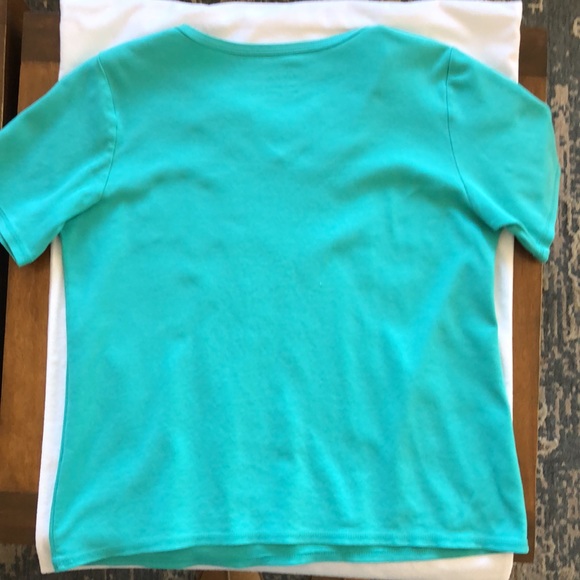 Like new, Denim and Company T-shirt, short sleeve with small V in front. - Picture 4 of 4
